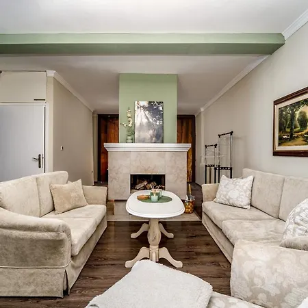 French House 招待所 4*