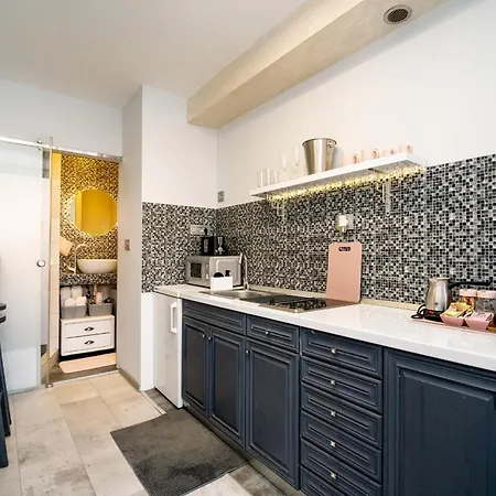 French House 4* Belgrado