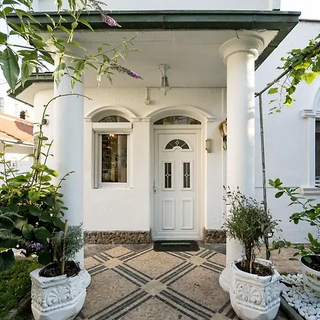 Pensión French House Belgrado