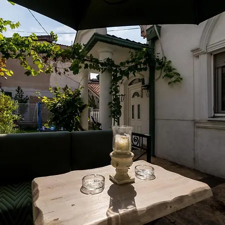 Pensión French House 4*