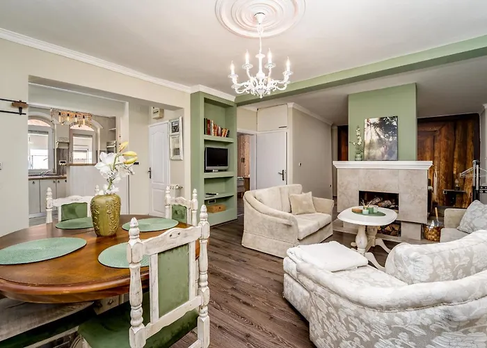 French House Гостевой дом Белград